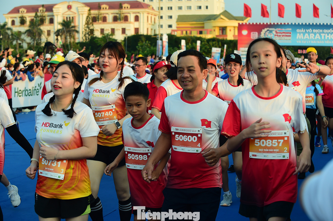 Cùng với các hoạt động đồng hành, đường chạy Tiền Phong Marathon 2024 là trải nghiệm đầy ấn tượng đối với 12.000 vận động viên và du khách trong hành trình khám phá dải đất duyên hải Nam Trung Bộ.