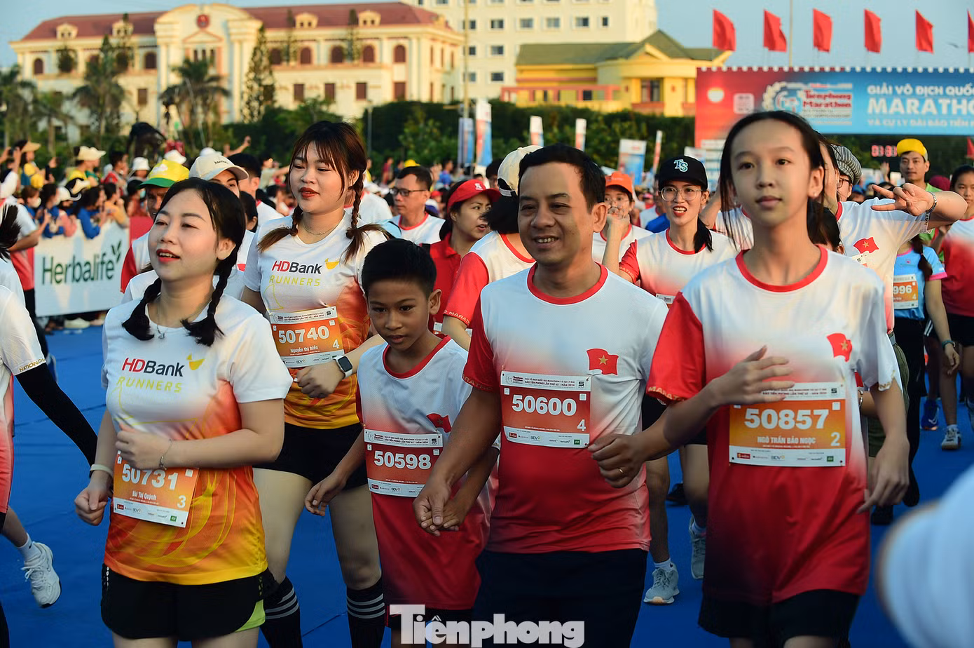 Cùng với các hoạt động đồng hành, đường chạy Tiền Phong Marathon 2024 là trải nghiệm đầy ấn tượng đối với 12.000 vận động viên và du khách trong hành trình khám phá dải đất duyên hải Nam Trung Bộ.