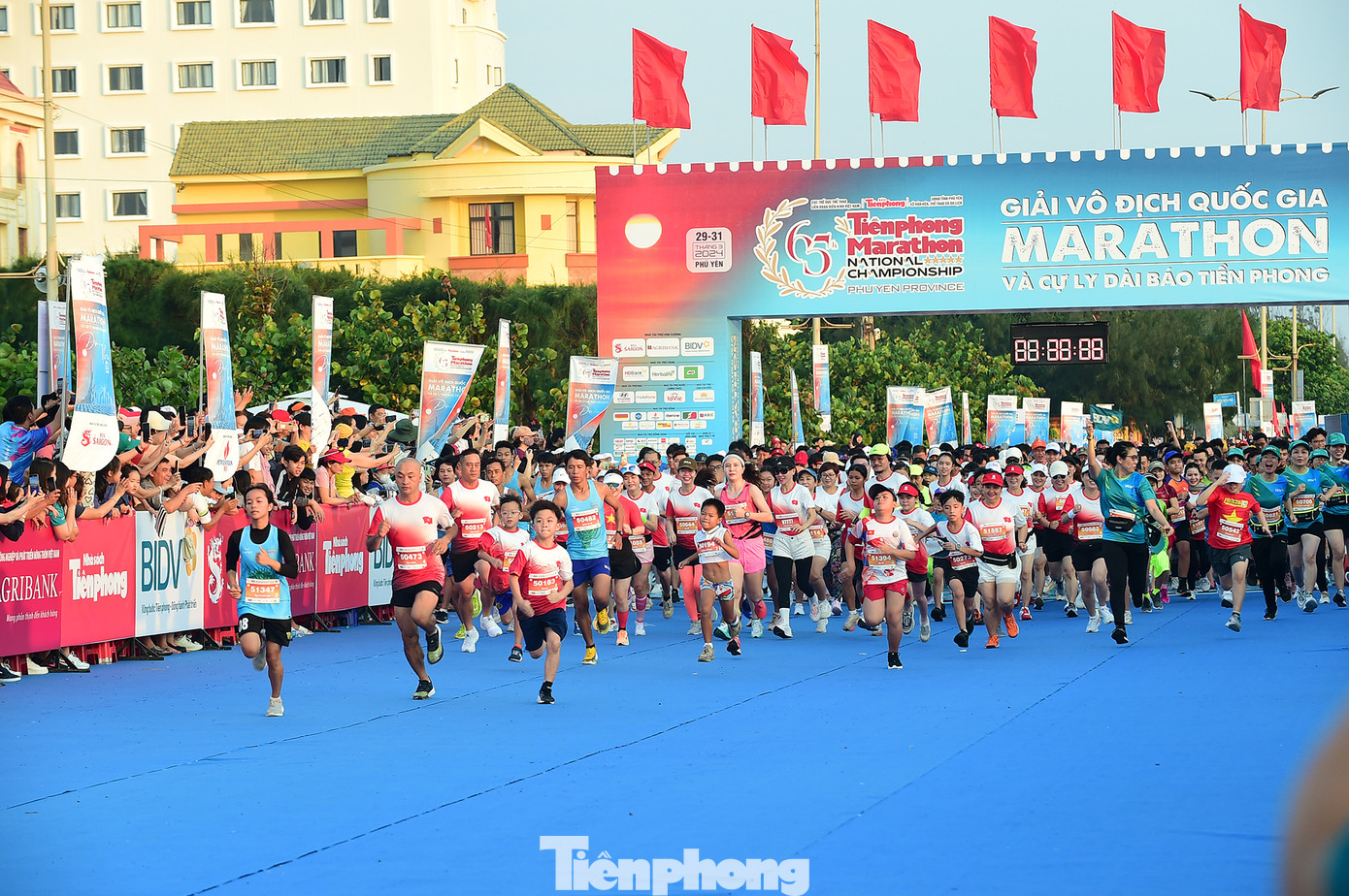 Ngày 31/3, tại Phú Yên, diễn ra Giải Vô địch Quốc gia Marathon và cự ly dài báo Tiền Phong (Tiền Phong Marathon) lần thứ 65 - năm 2024 với thông điệp “Dấu chân Mặt trời”.