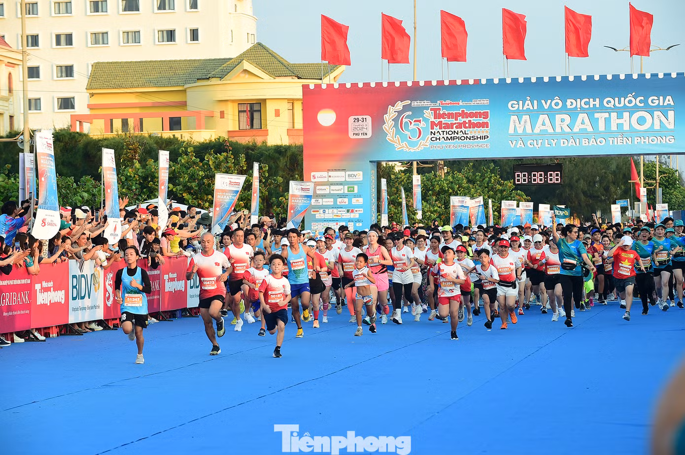 Ngày 31/3, tại Phú Yên, diễn ra Giải Vô địch Quốc gia Marathon và cự ly dài báo Tiền Phong (Tiền Phong Marathon) lần thứ 65 - năm 2024 với thông điệp “Dấu chân Mặt trời”.