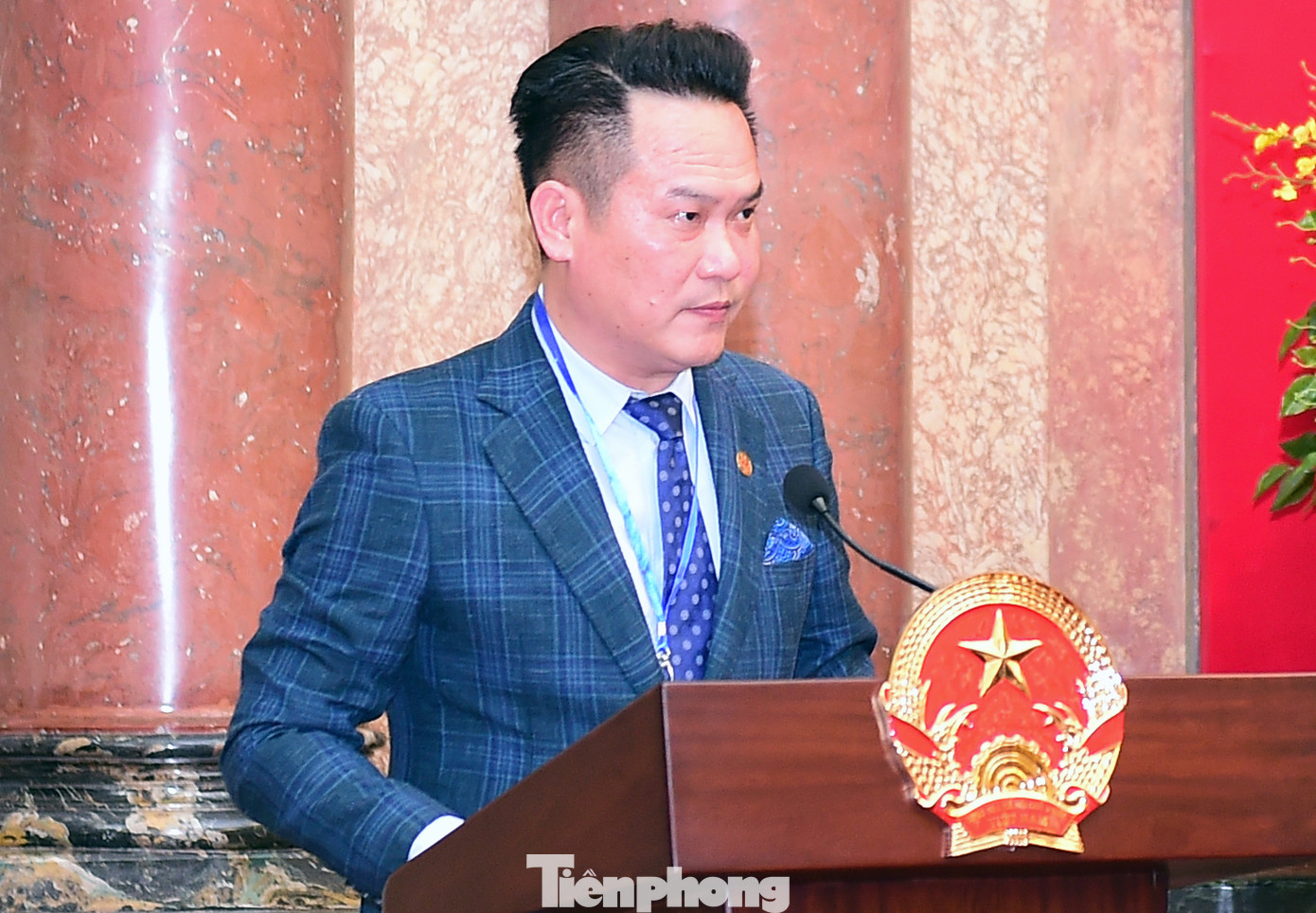 Anh Đặng Hồng Anh báo cáo tại chương trình. Ảnh: Xuân Tùng