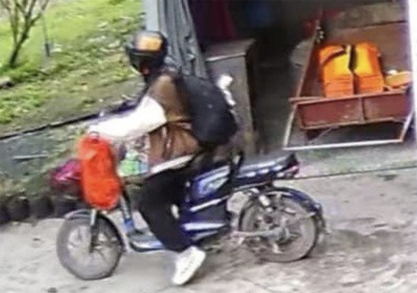 Hình ảnh N. trước khi rời nhà đi. Ảnh trích xuất từ camera.