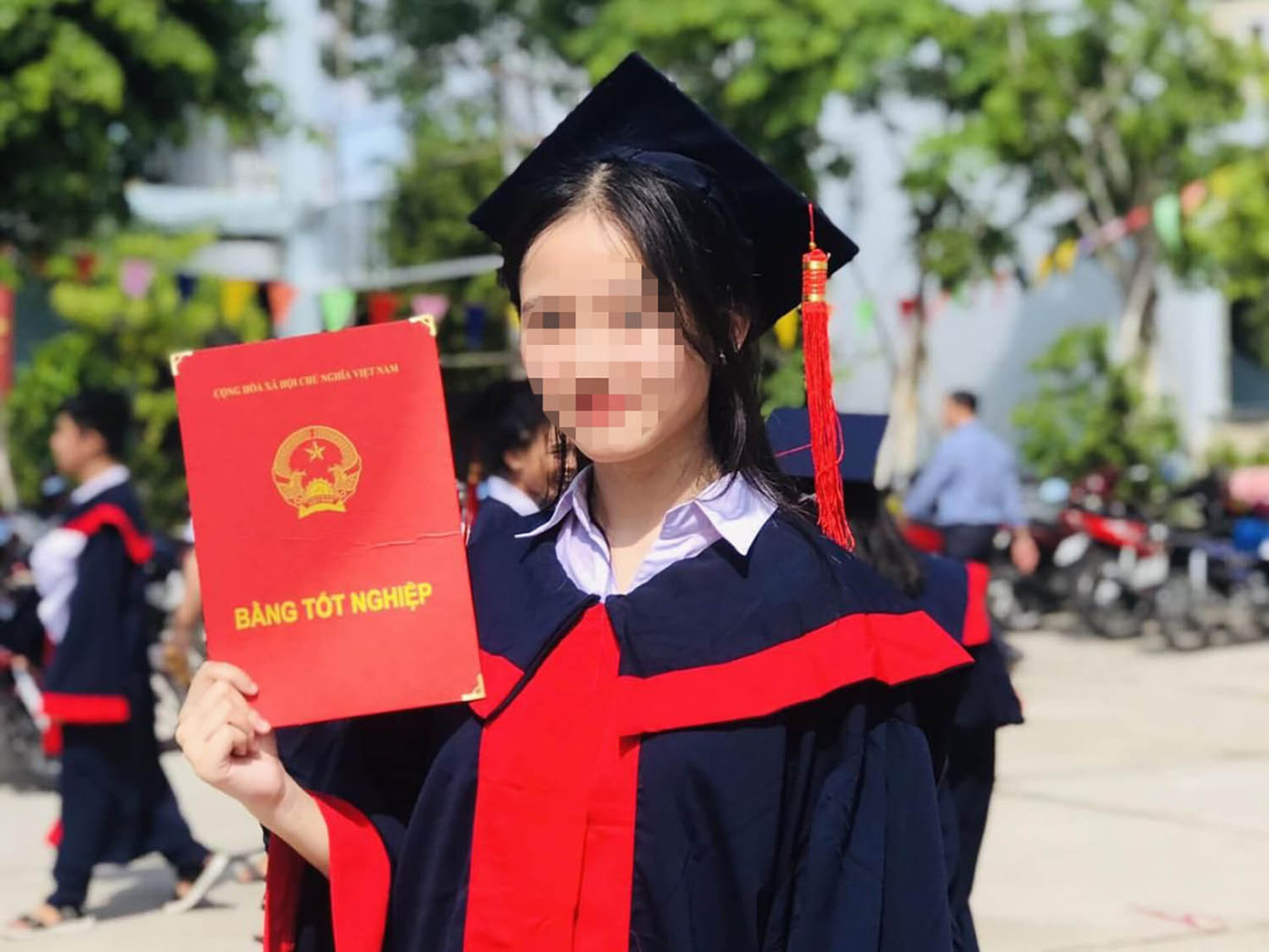 Mẹ nữ sinh đăng hình ảnh con gái cùng thông tin đi thi tuyển sinh vào lớp 10 nhưng không thấy về nhà. Ảnh chụp màn hình.