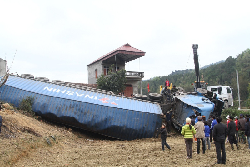 Hiện trường chiếc xe bị tai nạn