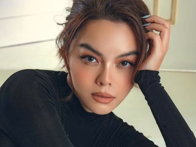 Ca sĩ Phạm Quỳnh Anh