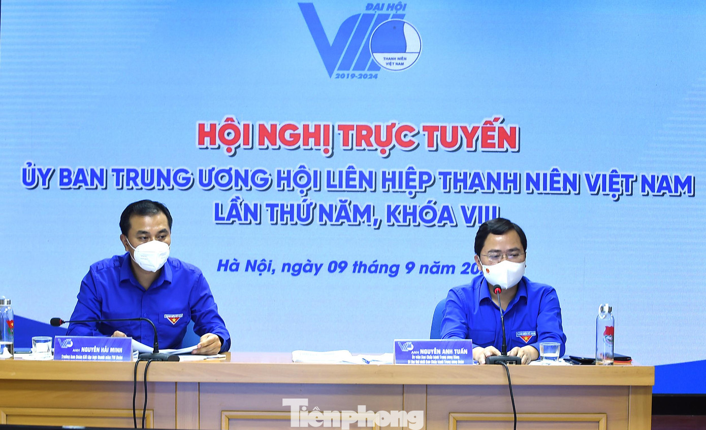 Ngày 9/9, T.Ư Hội Liên hiệp Thanh niên Việt Nam tổ chức Hội nghị Ủy ban T.Ư Hội LHTN Việt Nam lần thứ năm, khóa VIII. Anh Nguyễn Anh Tuấn - Ủy viên T.Ư Đảng, Bí thư thứ nhất T.Ư Đoàn, Chủ tịch Hội LHTN Việt Nam; anh Nguyễn Hải Minh - Phó Chủ tịch thường trực Hội LHTN Việt Nam chủ trì hội nghị.