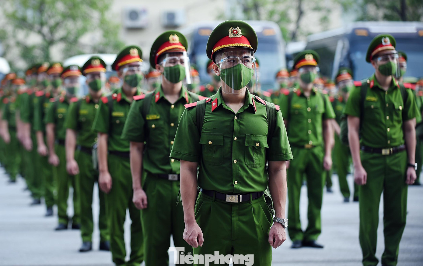 "Đợt xuất quân lần này thêm một lần nữa thể hiện tinh thần xung kích, tiên phong trên tuyến đầu phòng, chống dịch của cán bộ, chiến sĩ Công an nhân dân nói chung và cán bộ, học viên Học viện CSND nói riêng, luôn sẵn sàng xông pha, có mặt ở những nơi khó khăn nhất, nguy hiểm nhất để bảo vệ cuộc sống bình yên, hạnh phúc của Nhân dân", Thiếu tướng Trần Minh Hương bày tỏ.