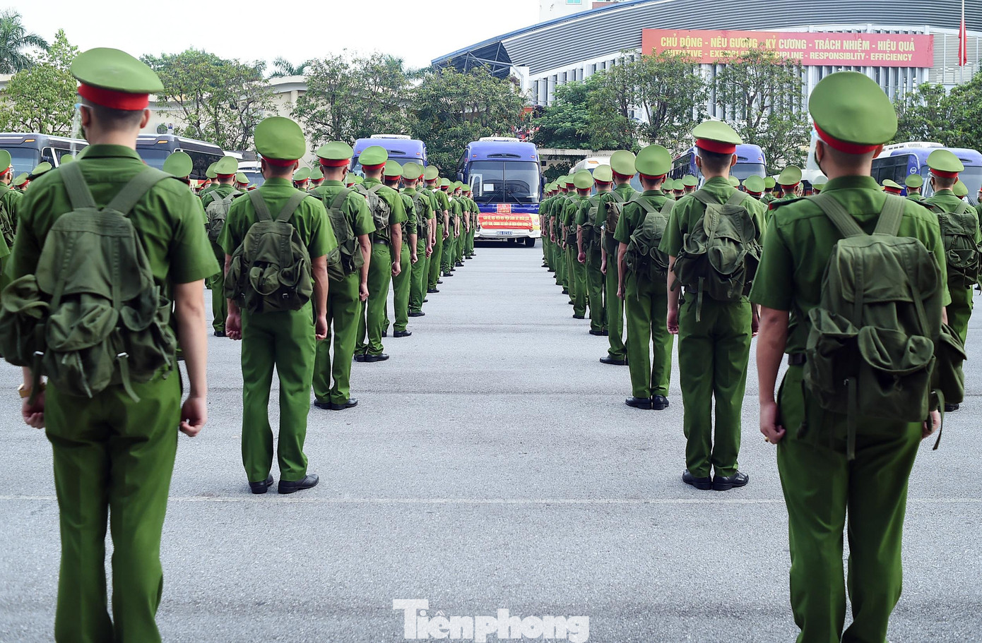 Các cán bộ, học viên Học viện lên đường làm nhiệm vụ