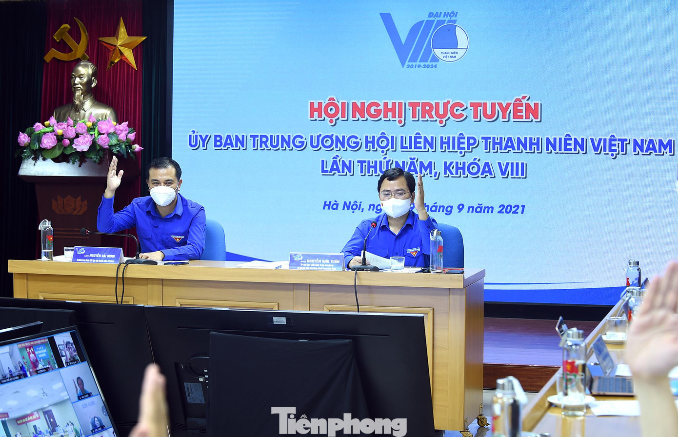 Hội nghị đã hiệp thương chọn cử bổ sung các anh, chị vào Ủy ban T.Ư Hội khóa VIII, thường trực Đoàn chủ tịch; các chức danh chủ chốt của T.Ư Hội LHTN Việt Nam khóa VIII. Theo đó, anh Nguyễn Ngọc Lương - Bí thư T.Ư Đoàn giữ chức Chủ tịch Hội LHTN Việt Nam khóa VIII. Hội nghị đã thống nhất tăng số lượng Phó Chủ tịch Hội LHTN Việt Nam từ 8 lên 9 thành viên. Đồng thời hiệp thương chọn cử ba anh chị giữ chức danh Phó Chủ tịch Hội LHTN Việt Nam khóa VIII, gồm: chị Trịnh Mai Phương - Quyền trưởng Ban Quốc tế T.Ư Đoàn; TS.BS Hà Anh Đức - Chủ tịch Hội Thầy thuốc trẻ Việt Nam; anh Nguyễn Huy Dũng - Thứ trưởng Bộ Thông tin và Truyền thông.