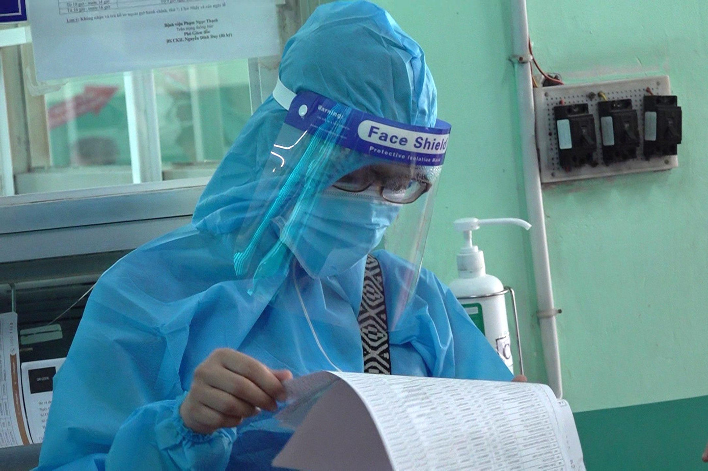 Các tình nguyện viên hỗ trợ công tác tiêm vắc xin tại Bệnh viện Phạm Ngọc Thạch Các tình nguyện viên hỗ trợ công tác tiêm vắc xin tại Bệnh viện Phạm Ngọc Thạch