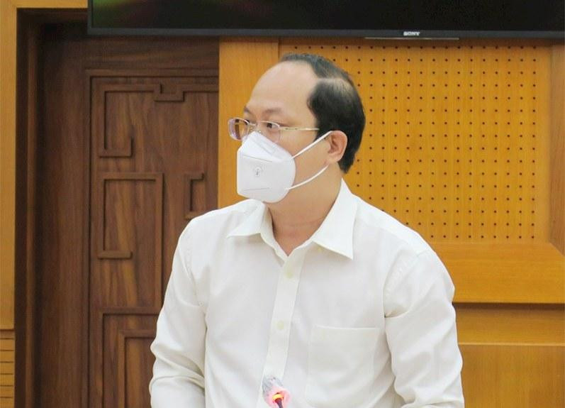 Phó Bí thư Thành uỷ TPHCM Nguyễn Hồ Hải báo cáo với đoàn kiểm tra của Trung ương tại buổi làm việc Phó Bí thư Thành uỷ TPHCM Nguyễn Hồ Hải báo cáo với đoàn kiểm tra của Trung ương tại buổi làm việc