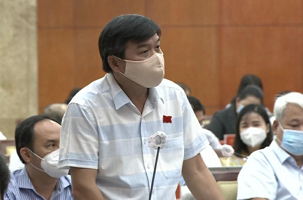 Đại biểu Tăng Hữu Phong chất vấn Giám đốc Sở Y tế TPHCM Đại biểu Tăng Hữu Phong chất vấn Giám đốc Sở Y tế TPHCM