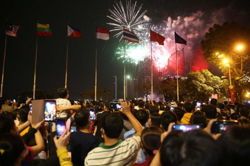 TPHCM đã quyết định không tổ chức bắn pháo hoa vào thời khắc giao thừa năm 2022 để tránh tập trung đông người TPHCM đã quyết định không tổ chức bắn pháo hoa vào thời khắc giao thừa năm 2022 để tránh tập trung đông người