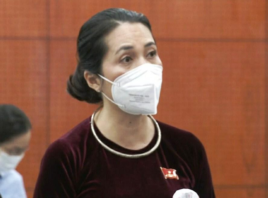 Đại biểu Nguyễn Thị Việt Tú chất vấn Chủ tịch UBND TPHCM Phan Văn Mãi chiều 8/12 Đại biểu Nguyễn Thị Việt Tú chất vấn Chủ tịch UBND TPHCM Phan Văn Mãi chiều 8/12