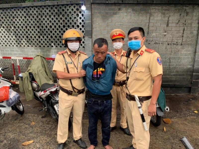 Lực lượng tại chốt kiểm soát dịch COVID-19 tham gia bắt cướp