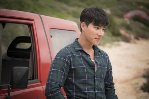 Ảnh cưới đẹp như mơ của mỹ nam ‘Hậu duệ mặt trời’ ảnh 4