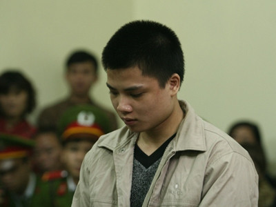 Bị cáo Nguyễn Dương Ngọc phải nhận án tử hình (hồi tháng 12/2012) vì giết người sau khi đã sử dụng bia rượu. Ảnh: Bắc Hà