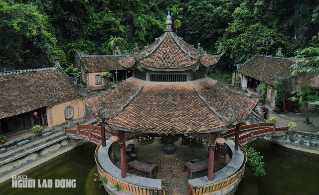 Cố Viên Lầu là một trong các điểm du lịch nằm trong vùng đệm của Quần thể di sản thế giới Tràng An. Năm 2008, khu nhà cổ Cố Viên Lầu được ngành Du lịch Ninh Bình bổ sung vào khu du lịch Tam Cốc - Bích Động.