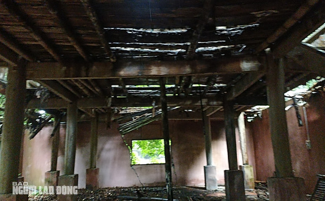 Cảnh hoang tàn, nhếch nhác bên trong 1 ngôi nhà ở Cố Viên lầu.