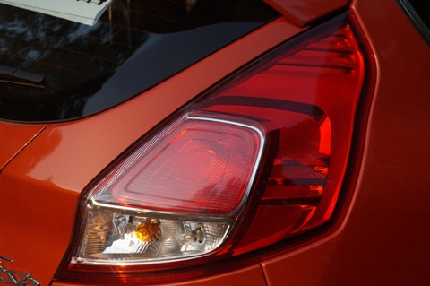 Cụm đèn phía sau