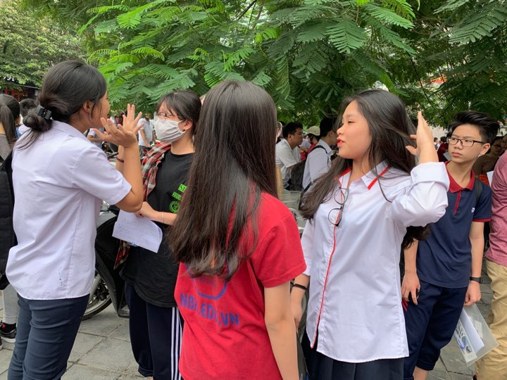 Hàng triệu học sinh cả nước bước vào cuộc đua lớp 10 nóng bỏng ảnh 33