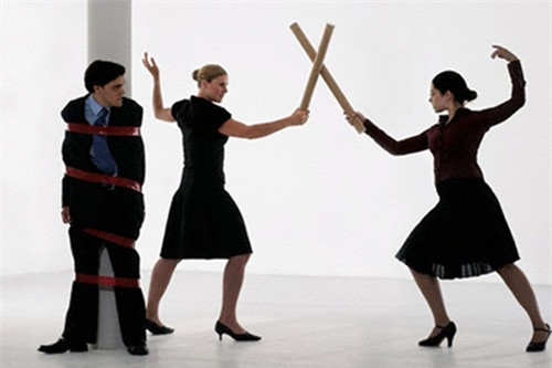 Tuyệt chiêu đánh ghen của vợ khiến chồng phải giật mình nể sợ - 1