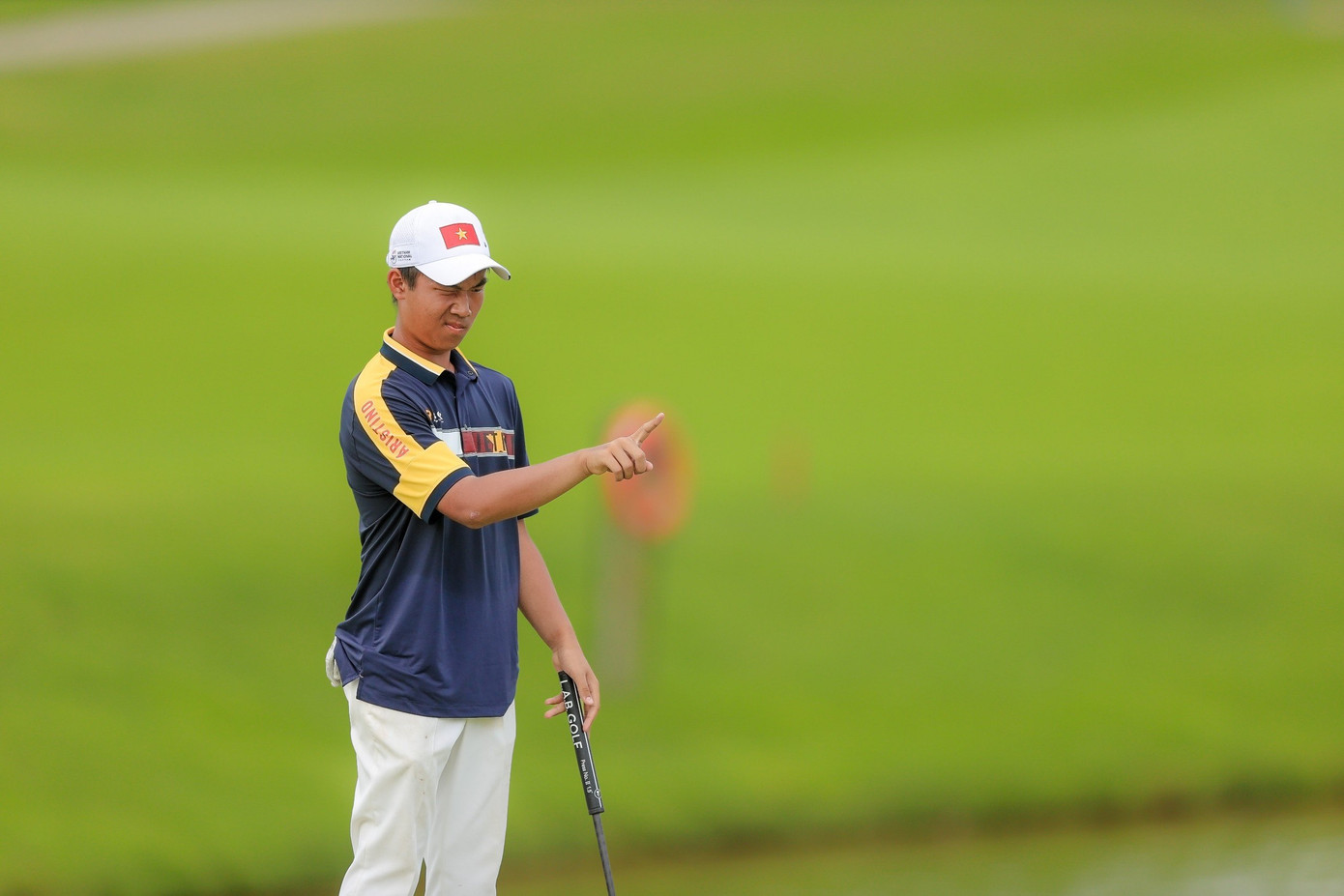 VĐV Hồ Anh Huy giành HCV cá nhân Lion City Cup