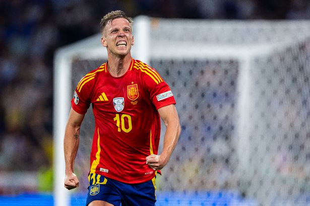 Dani Olmo sáng cửa giành danh hiệu Vua phá lưới Dani Olmo sáng cửa giành danh hiệu Vua phá lưới
