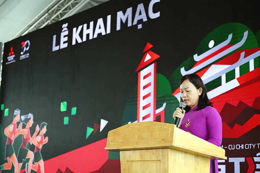 Bà Nguyễn Thị Hằng - Ủy viên Ban Thường vụ, Phó Chủ tịch UBND huyện Củ Chi phát biểu tại lễ khai mạc