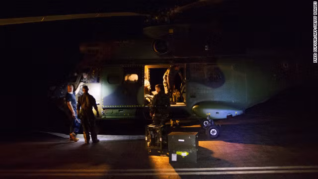 Lính Pháp tại một doanh trại ở Sevare sau khi giành chiến thắng ở thành phố Timbuktu