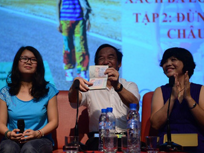 Những ngày qua, đông đảo người đã đòi cô đưa ra bằng chứng về chuyến đi, cụ thể là visa, và tại họp báo Huyền đã công bố để khẳng định mình không hề nói dối