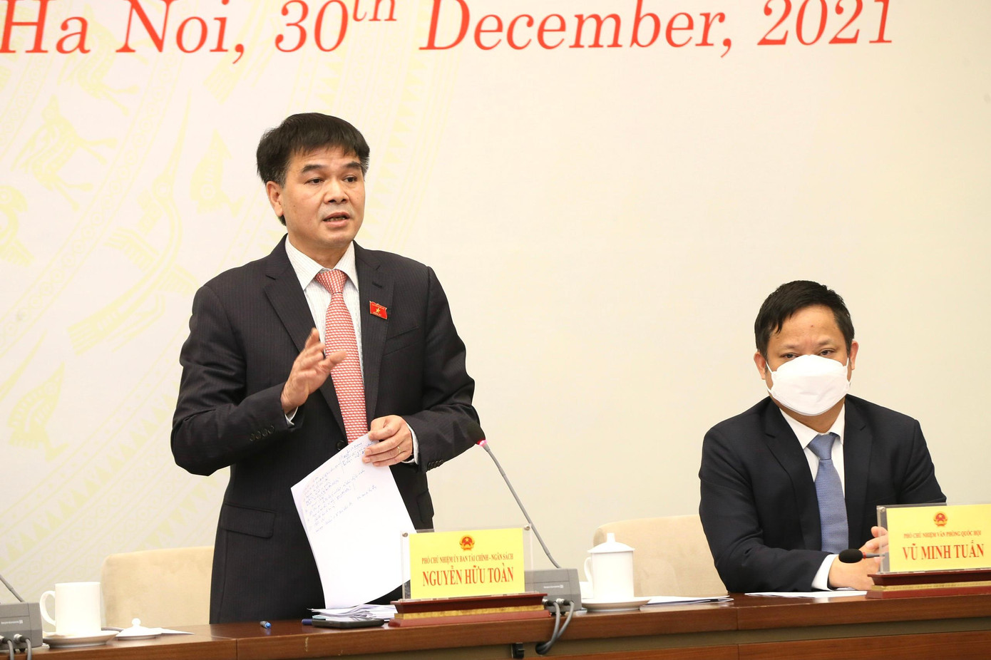 Phó Chủ nhiệm Ủy ban Tài chính Ngân sách Nguyễn Hữu Toàn Phó Chủ nhiệm Ủy ban Tài chính Ngân sách Nguyễn Hữu Toàn