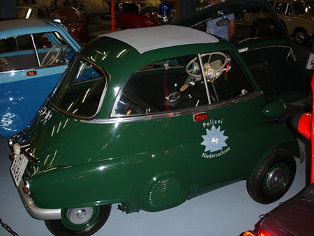 Xế độ cảnh sát này giống như cây thông noel