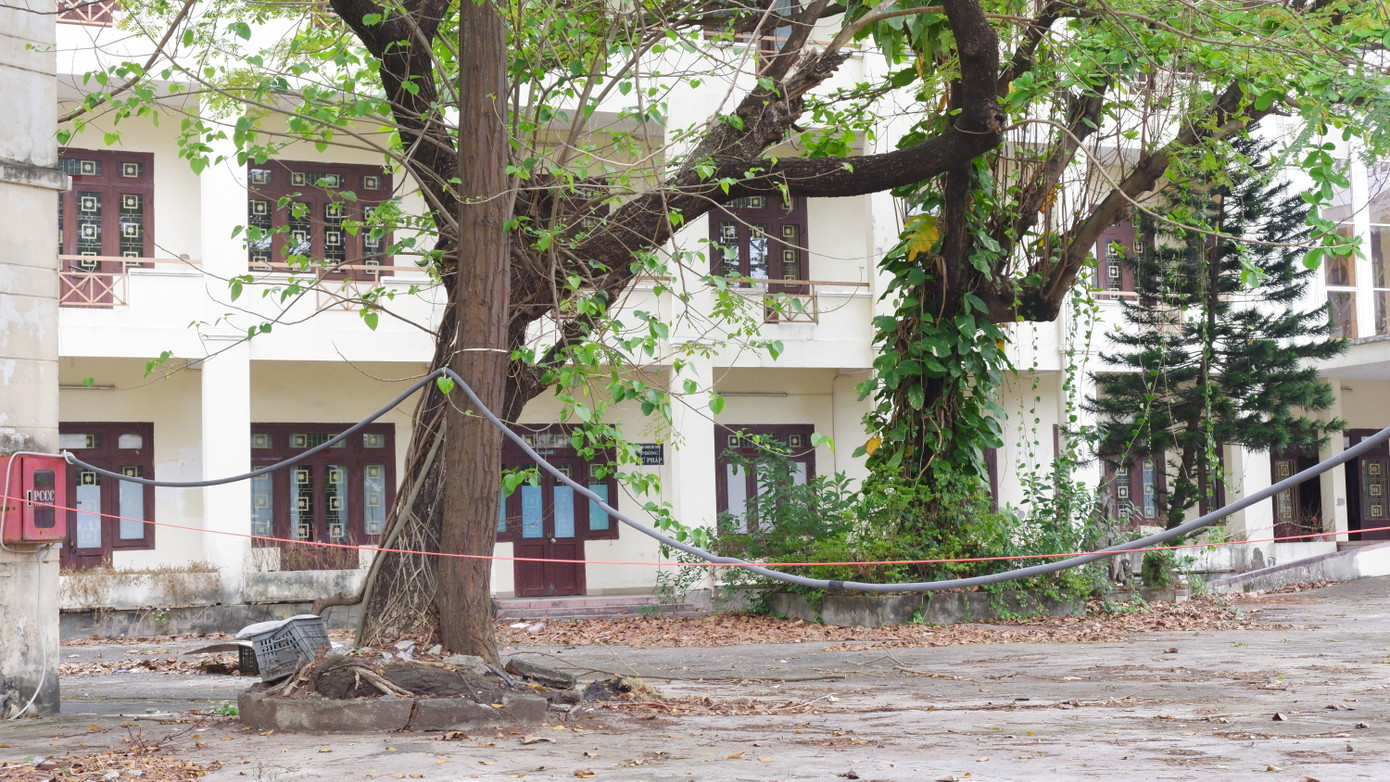 Theo tính toán, khu đất sau khi dỡ bỏ trụ sở cũ sẽ xây mới tòa nhà 5 tầng nổi, 1 tầng bán hầm, tổng diện tích sàn 15.606 m2. Cùng với đó là hệ thống sân bãi, cây xanh, cảnh quan, thảm cỏ; hệ thống hạ tầng kỹ thuật đồng bộ, san nền, giao thông, điện chiếu sáng...