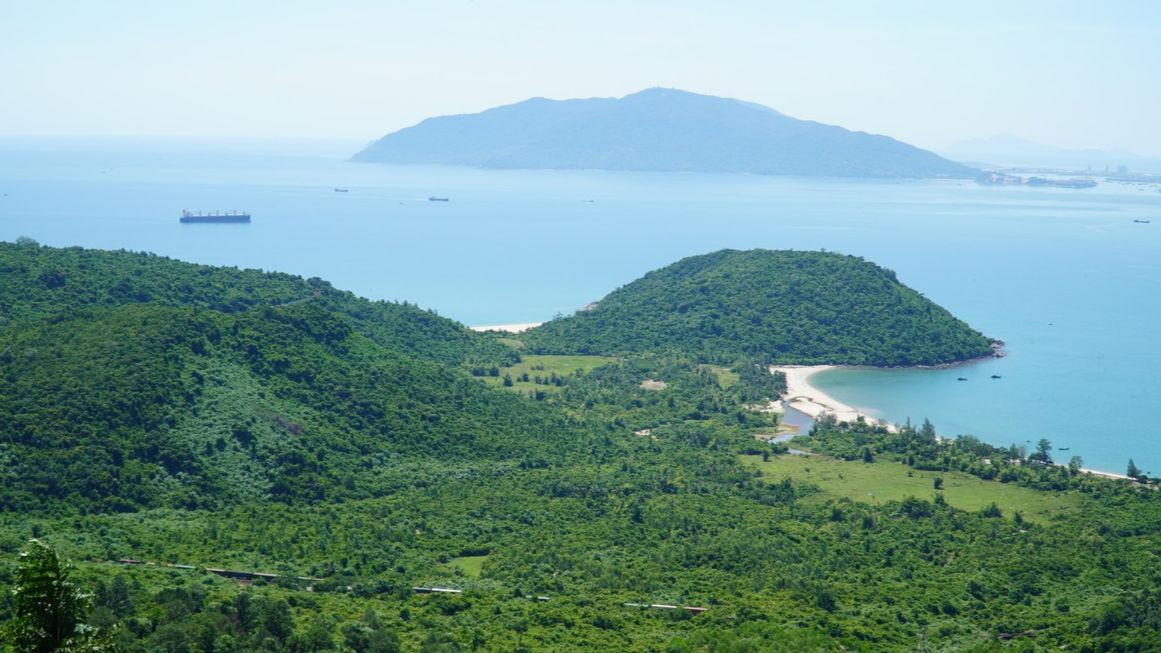 Dự án Làng Vân nằm dưới khu vực chân đèo Hải Vân (Liên Chiểu, Đà Nẵng).