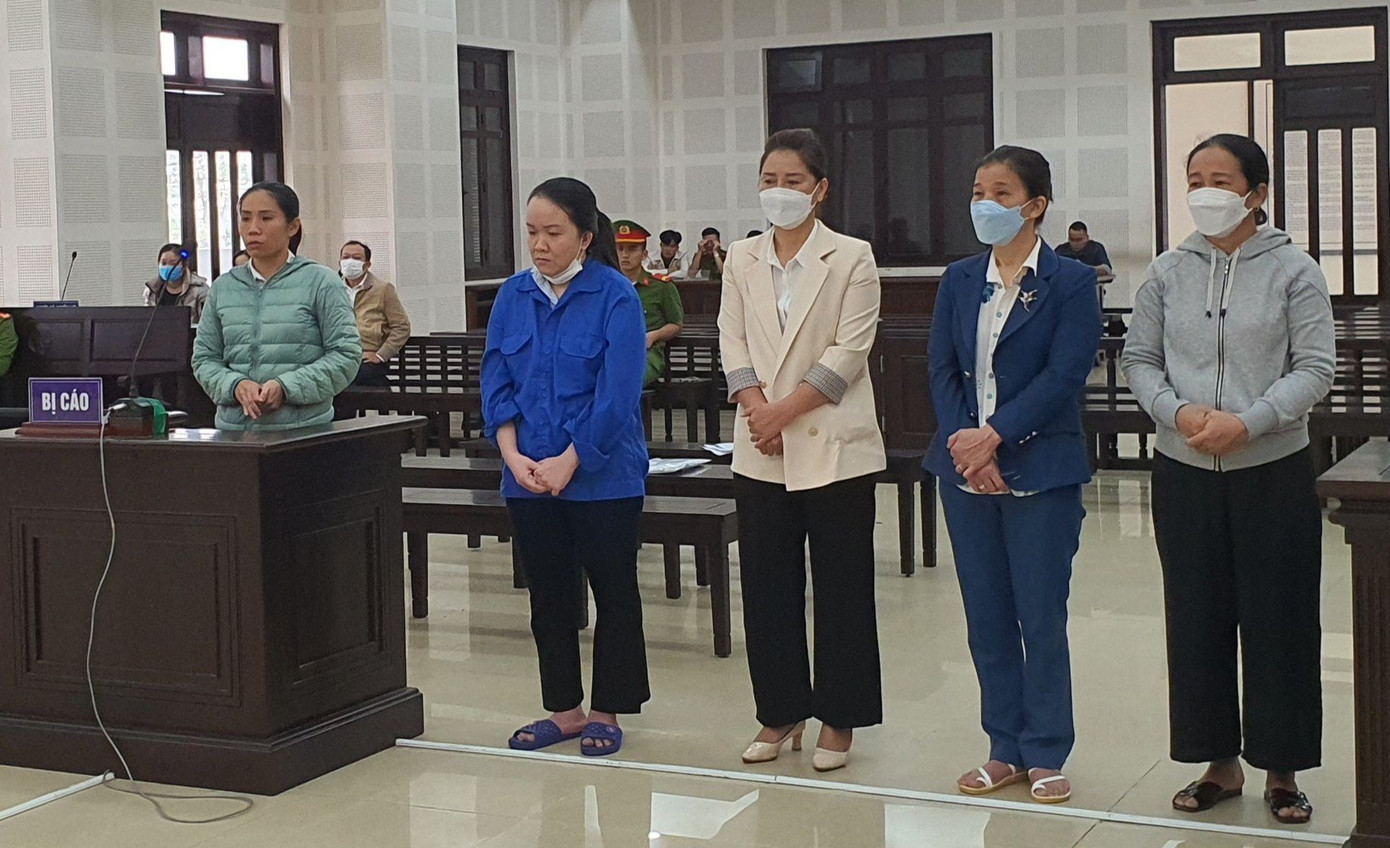 Các bị cáo tại phiên tòa. Các bị cáo tại phiên tòa.