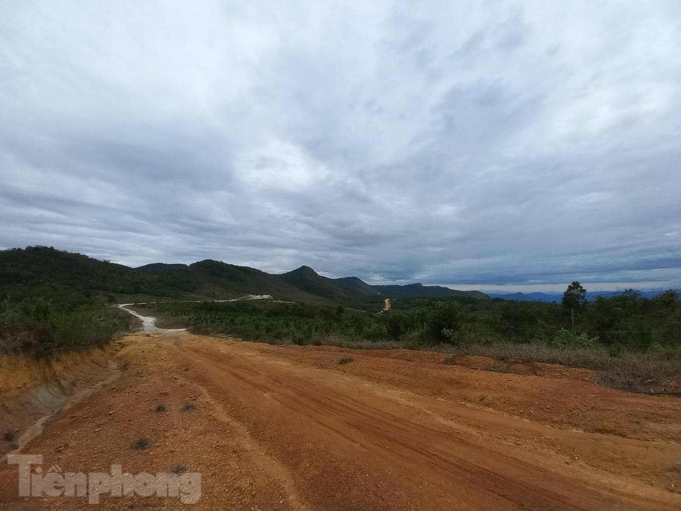 Đồng thời, khu vực núi Bằng Am cũng được yêu cầu nghiên cứu, quy hoạch bố trí 1 sân golf 18 lỗ tại khu vực đất khô cằn, cây xanh khó phát triển hiện nay. Phạm vi nghiên cứu, quy hoạch phát triển khu vực núi Bằng Am bao gồm khu vực Bằng Sình và hồ Khe Tân... Đồng thời, khu vực núi Bằng Am cũng được yêu cầu nghiên cứu, quy hoạch bố trí 1 sân golf 18 lỗ tại khu vực đất khô cằn, cây xanh khó phát triển hiện nay. Phạm vi nghiên cứu, quy hoạch phát triển khu vực núi Bằng Am bao gồm khu vực Bằng Sình và hồ Khe Tân...