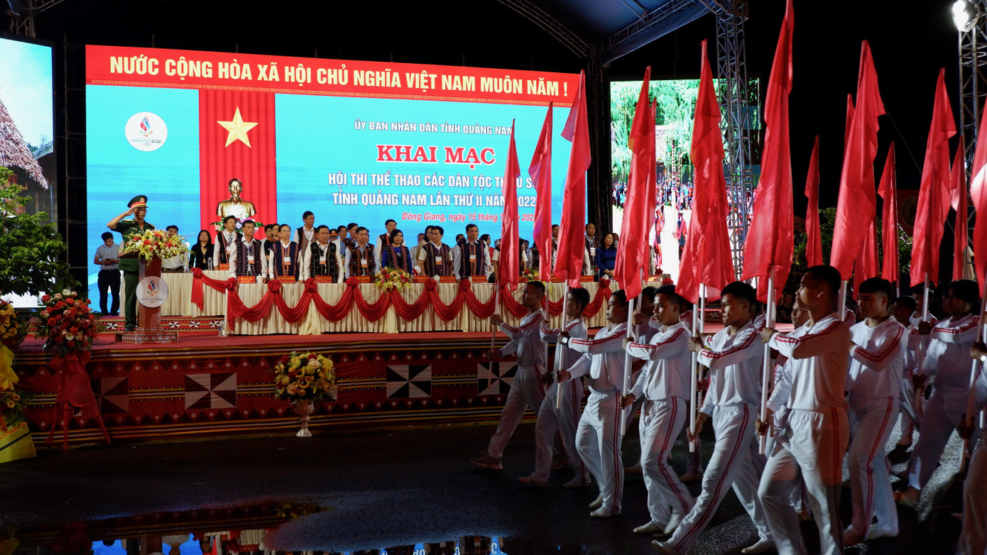 Phát biểu khai mạc hội thi, ông Trần Văn Tân, Phó Chủ tịch UBND tỉnh Quảng Nam cho biết, Hội thi thể thao các dân tộc thiểu số tỉnh Quảng Nam lần thứ II năm 2022 là hoạt động có ý nghĩa văn hóa, chính trị, xã hội sâu sắc nhằm thực hiện có hiệu quả đường lối, chủ trương của Đảng, chính sách, pháp luật của Nhà nước về công tác dân tộc, xây dựng khối đại đoàn kết toàn dân, nâng cao sức khỏe, tinh thần, thể chất cho nhân dân...