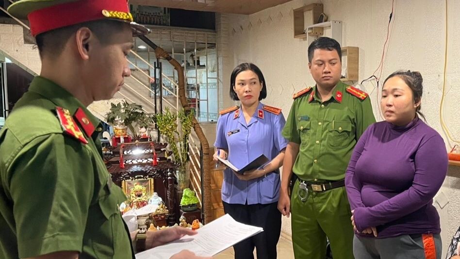 Thực hiện lệnh bắt đối với Bùi Thị Thu Nguyệt.