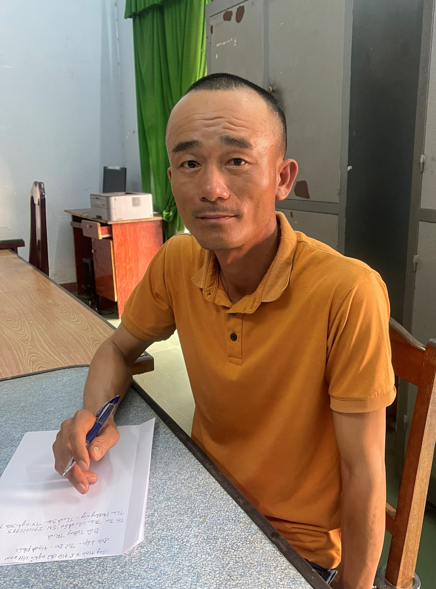 Đối tượng Trần Văn Nhân tại cơ quan Công an.