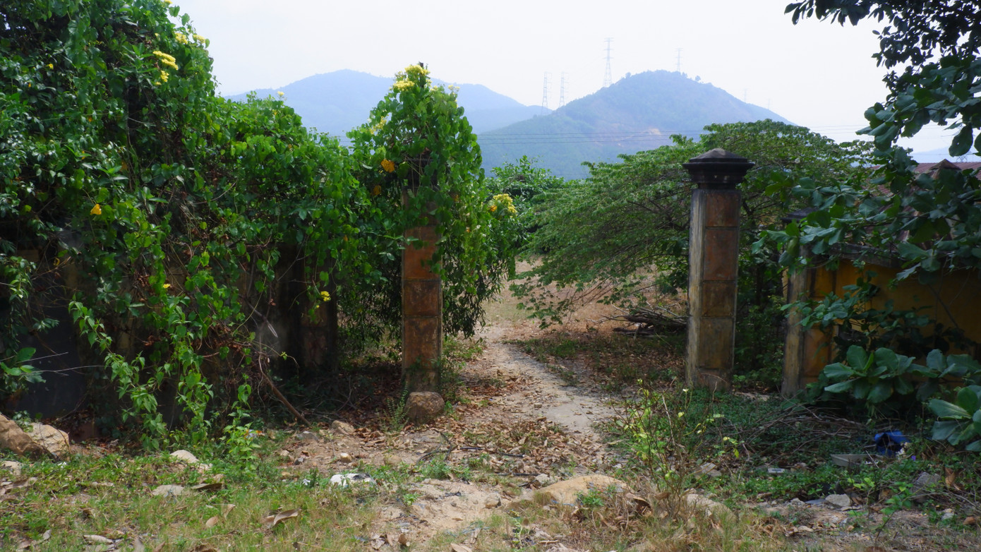 Trung tâm Giáo dục, dạy nghề 05 - 06 thuộc Sở LĐTB&amp;XH quản lý. Năm 2013, trung tâm này được chuyển đến địa điểm mới ở thôn Lộc Mỹ, xã Hòa Bắc và khu đất bị bỏ hoang từ đó đến nay.