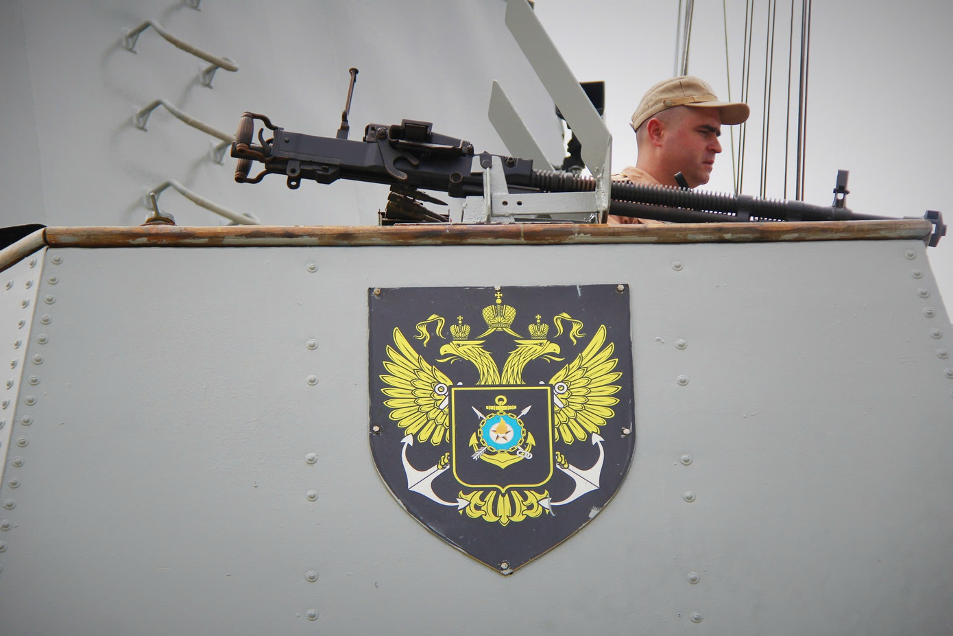 Các lực lượng làm nhiệm vụ trên tàu Hải quân Nga.