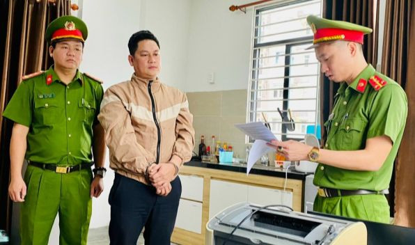 Cơ quan Công an bắt giữ đối tượng Trương Quốc Thái. Cơ quan Công an bắt giữ đối tượng Trương Quốc Thái.