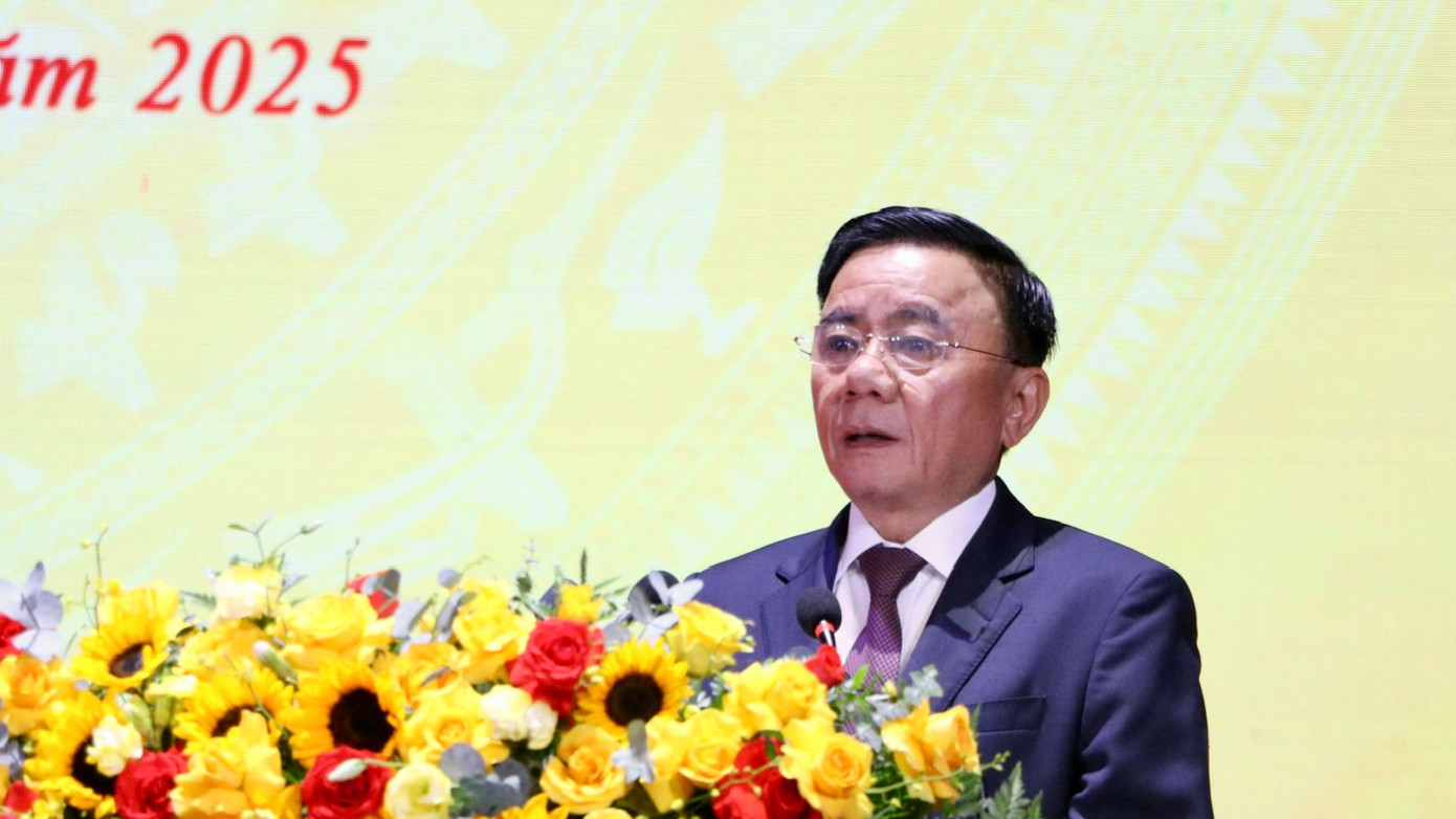 Ông Trần Cẩm Tú, Thường trực Ban Bí thư phát biểu tại buổi lễ. Ông Trần Cẩm Tú, Thường trực Ban Bí thư phát biểu tại buổi lễ.