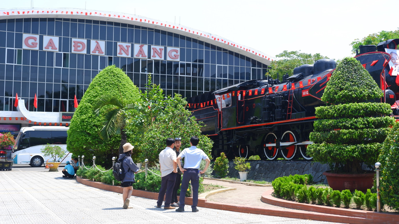 Trưa ngày 29/4, công tác chuẩn bị tại ga Đà Nẵng vẫn đang được tiếp tục hoàn thành các công đoạn cuối cùng để chào đón sự kiện đặc biệt này. Ông Huỳnh Văn Chín, Trưởng ga Đà Nẵng cho biết: Đến nay công tác chuẩn bị đã cơ bản hoàn thành. Đây là sự kiện có ý nghĩa lịch sử, nên anh em cán bộ, nhân viên ga Đà Nẵng chuẩn bị rất chu đáo.