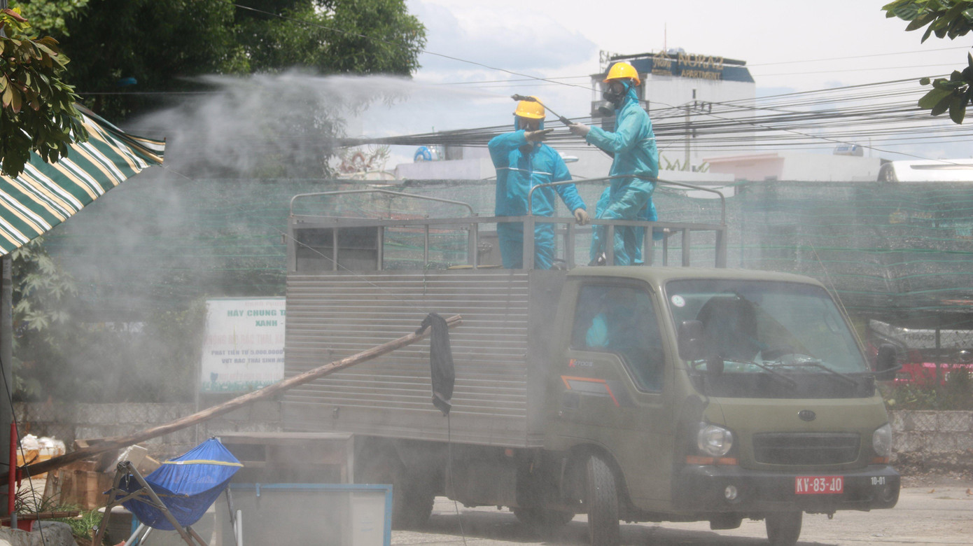 Công tác phòng chống dịch COVID-19 đang được chính quyền quận Sơn Trà và lực lượng chức năng địa phương triển khai khẩn trương nhằm sớm khoanh vùng, dập dịch, không để lây lan ra các địa bàn khác của TP.