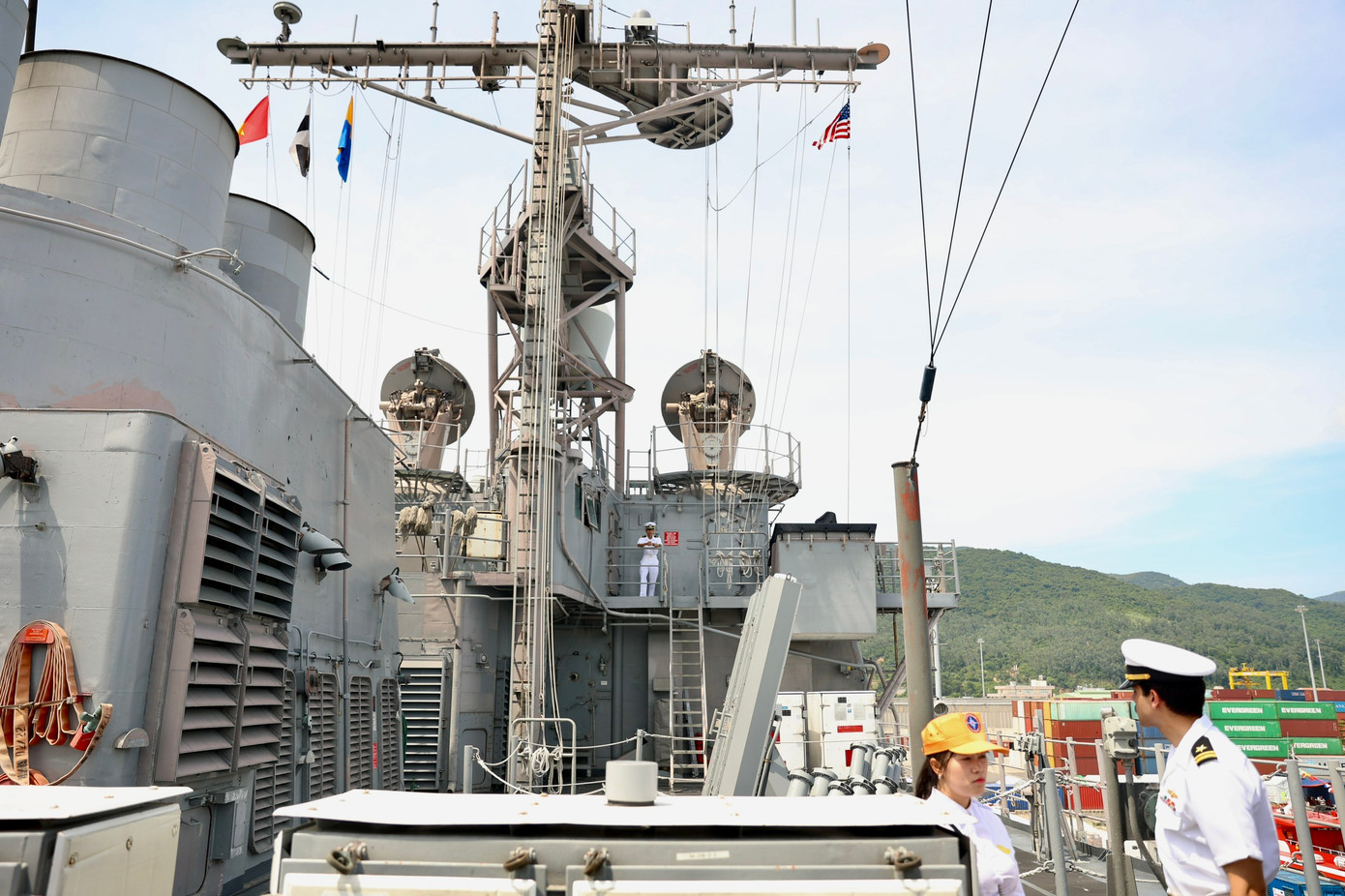 Ngày 30/12/2011, USS Robert Smalls là thành viên của Nhóm tác chiến tàu sân bay số 7, sau đó chuyển sang Nhóm tác chiến tàu sân bay số 5 và được điều đến căn cứ ở Yokosuka, Nhật Bản.