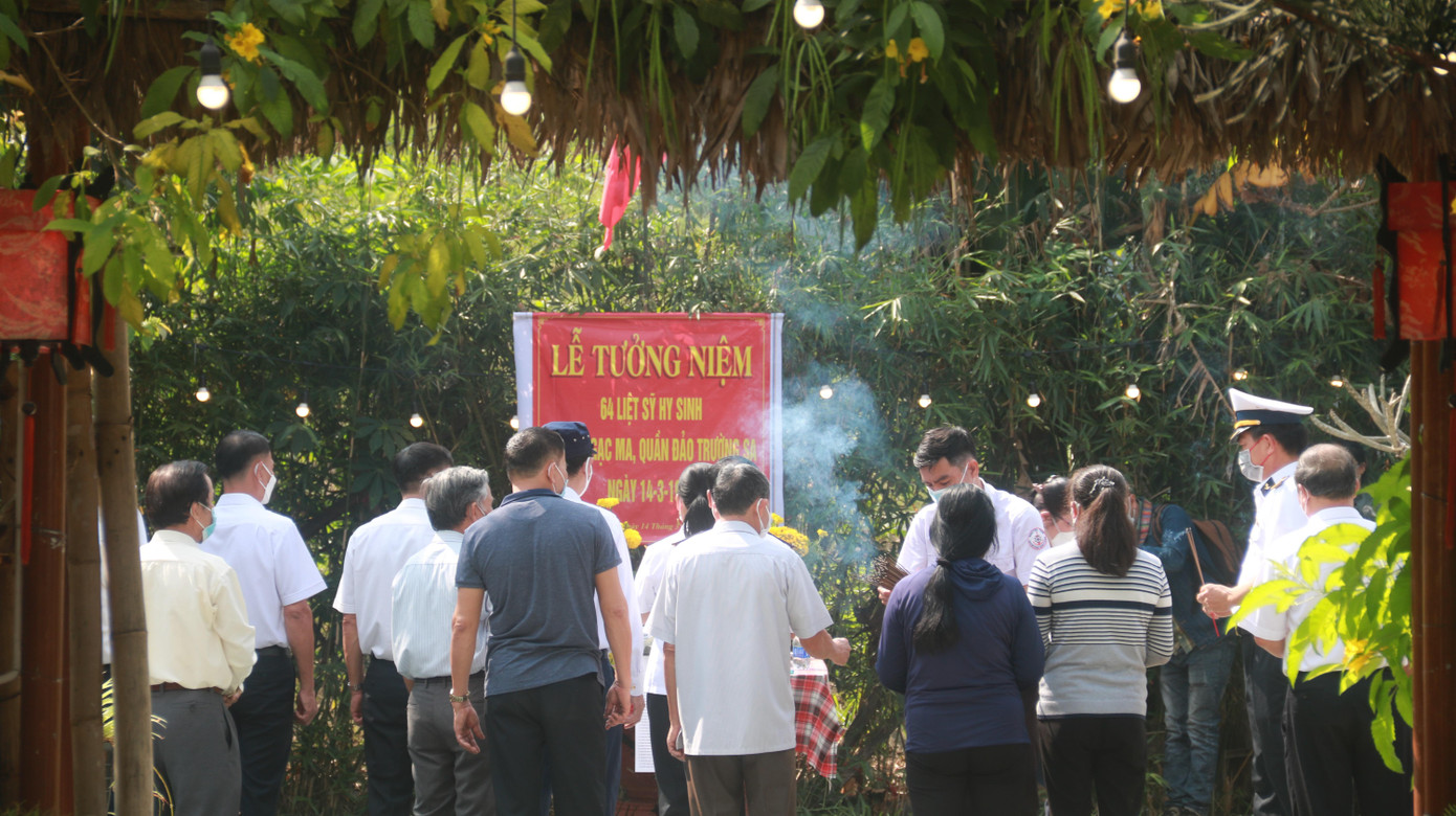 Lễ dâng hương, tưởng niệm 64 liệt sĩ hy sinh ở Gạc Ma - Trường Sa là hoạt động thường niên của Hội cựu chiến binh Lữ đoàn 83. Hằng năm, cứ đúng ngày 14/3, anh em đồng đội lại tề tựu về khu đất ở phường Thọ Quang nơi cửa vịnh Đà Nẵng để làm lễ. Lễ dâng hương, tưởng niệm 64 liệt sĩ hy sinh ở Gạc Ma - Trường Sa là hoạt động thường niên của Hội cựu chiến binh Lữ đoàn 83. Hằng năm, cứ đúng ngày 14/3, anh em đồng đội lại tề tựu về khu đất ở phường Thọ Quang nơi cửa vịnh Đà Nẵng để làm lễ.