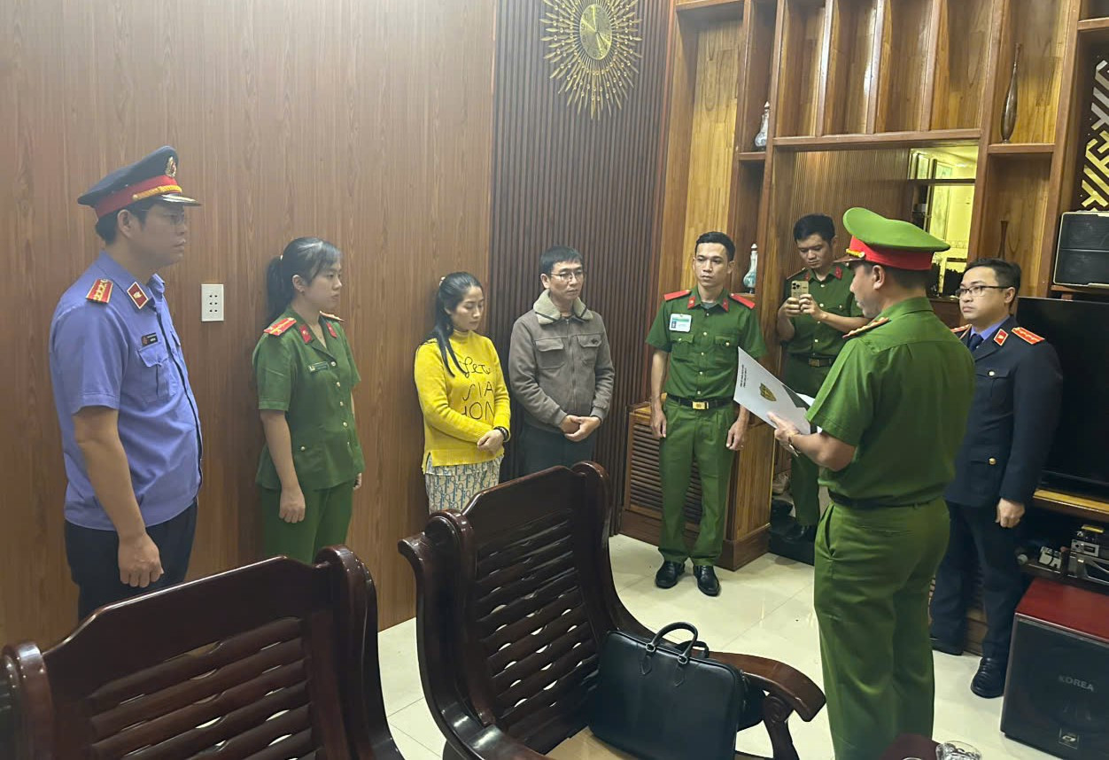 Thực hiện lệnh khởi tố đối với chủ cơ sở sản xuất chả Phạm Xu Tý.