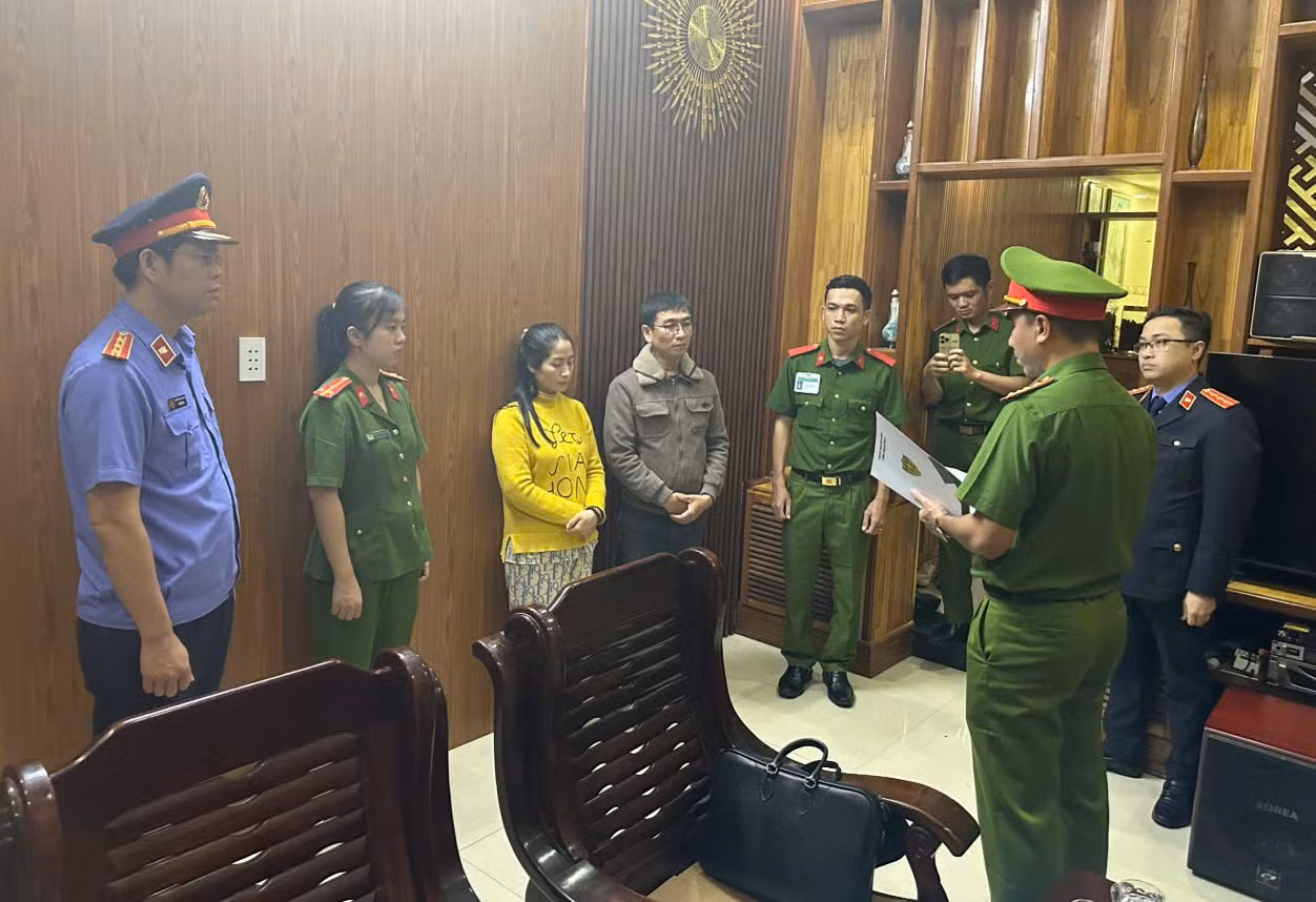 Thực hiện lệnh khởi tố đối với chủ cơ sở sản xuất chả Phạm Xu Tý.